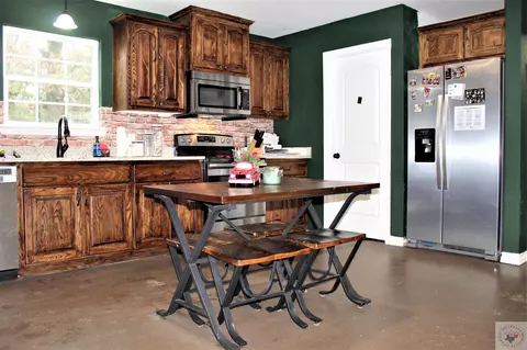 1204 E Ave G Hooks Tx 75561, Hooks, TX 75561 photo 3