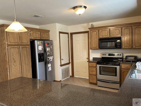 2020 Parkview, Ashdown, AR 71822 photo 4