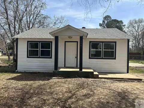 104 E 25th St Hooks Tx 75561, Hooks, TX 75561 photo 1