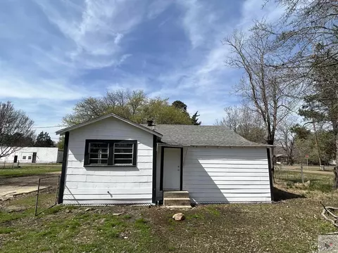 104 E 25th St Hooks Tx 75561, Hooks, TX 75561 photo 2