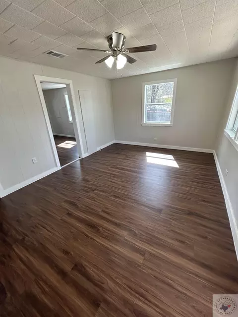 104 E 25th St Hooks Tx 75561, Hooks, TX 75561 photo 3
