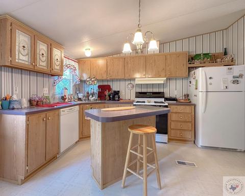 355 N Austin, Avery, TX 75554 photo 7