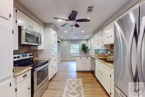 1303 E Avenue A Hooks Tx 75561, Hooks, TX 75561 photo 7