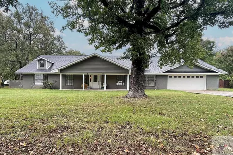 1303 E Avenue A Hooks Tx 75561, Hooks, TX 75561 photo 1