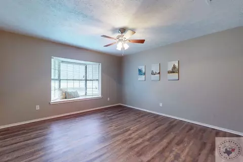 1303 E Avenue A Hooks Tx 75561, Hooks, TX 75561 photo 16