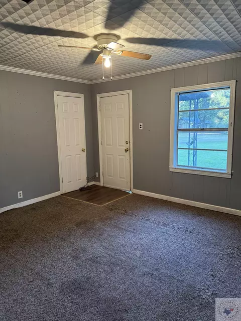107 Marshall St Hooks Tx 75561, Hooks, TX 75561 photo 2