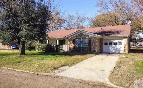 1303 E 30th St, Texarkana, AR 71854 photo 1