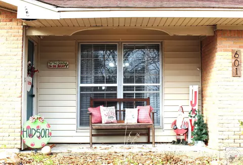 601 E 9th St, Hooks, TX 75561 photo 2