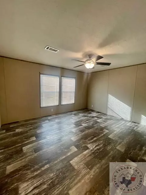 101 E Ave E Hooks Tx 75561, Hooks, TX 75561 photo 7