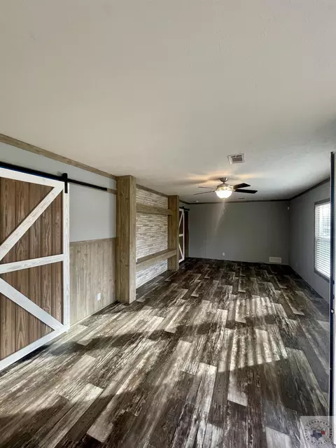 101 E Ave E Hooks Tx 75561, Hooks, TX 75561 photo 3