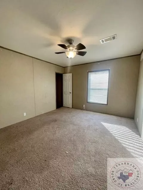 101 E Ave E Hooks Tx 75561, Hooks, TX 75561 photo 11
