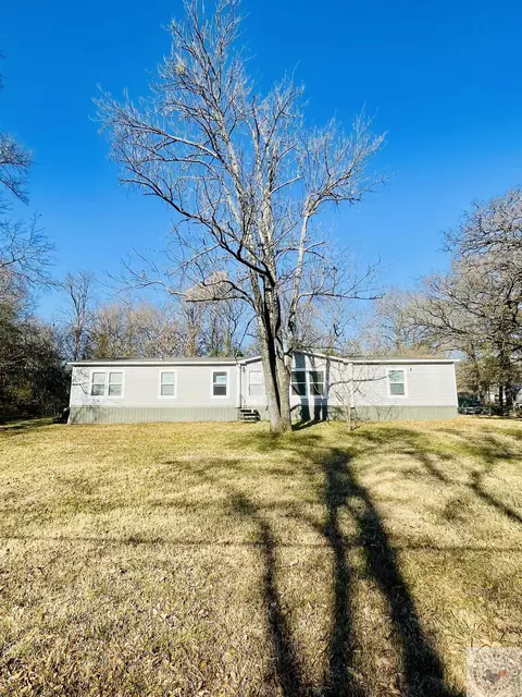 101 E Ave E Hooks Tx 75561, Hooks, TX 75561 photo 2