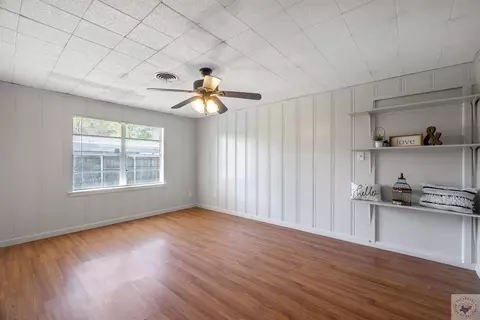 112 E Ave I, Hooks, TX 75561 photo 11