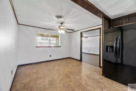 112 E Ave I, Hooks, TX 75561 photo 7