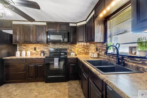 112 E Ave I, Hooks, TX 75561 photo 8