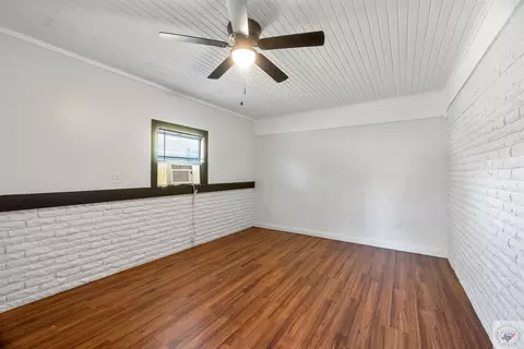 112 E Ave I, Hooks, TX 75561 photo 20