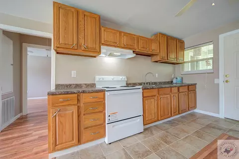 1701 E Avenue A Hooks Tx 75561, Hooks, TX 75561 photo 6