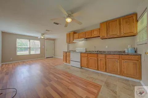 1701 E Avenue A Hooks Tx 75561, Hooks, TX 75561 photo 7