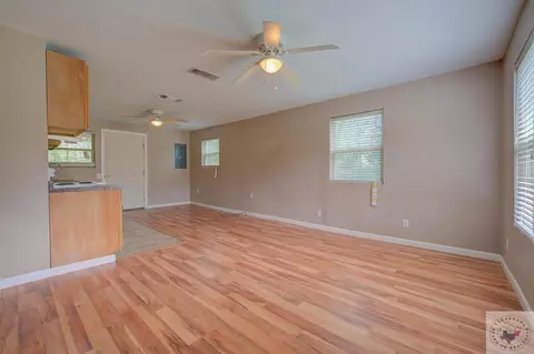 1701 E Avenue A Hooks Tx 75561, Hooks, TX 75561 photo 4