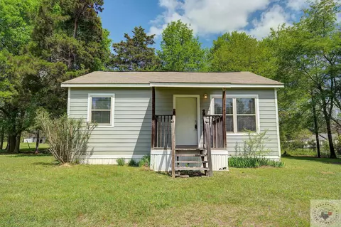 1701 E Avenue A Hooks Tx 75561, Hooks, TX 75561 photo 1