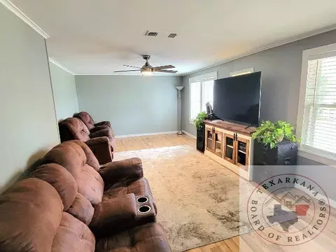 309 E 37th St, Texarkana, AR 71854 photo 4