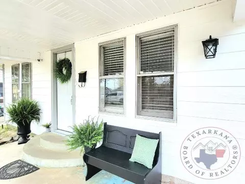 309 E 37th St, Texarkana, AR 71854 photo 2