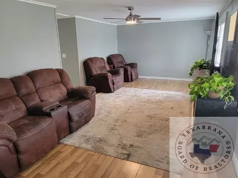 309 E 37th St, Texarkana, AR 71854 photo 3