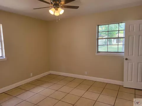 1323 E 30th, Texarkana, AR 71854 photo 2