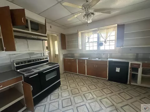 1020 E 3rd St, Hope, AR 71801 photo 9