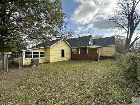 1020 E 3rd St, Hope, AR 71801 photo 4