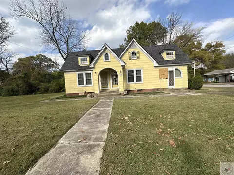 1020 E 3rd St, Hope, AR 71801 photo 1