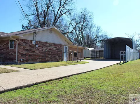 604 E Ave E, Hooks, TX 75561 photo 22