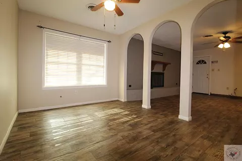 604 E Ave E, Hooks, TX 75561 photo 8