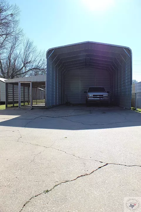 604 E Ave E, Hooks, TX 75561 photo 20