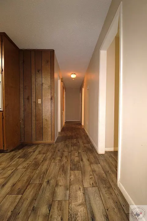 604 E Ave E, Hooks, TX 75561 photo 11
