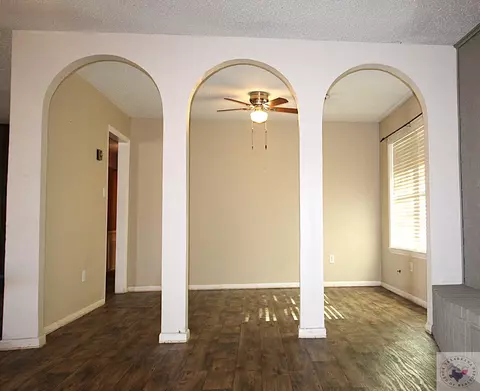 604 E Ave E, Hooks, TX 75561 photo 7