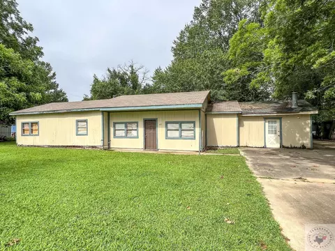 405 E 5th St, Hooks, TX 75561 photo 1
