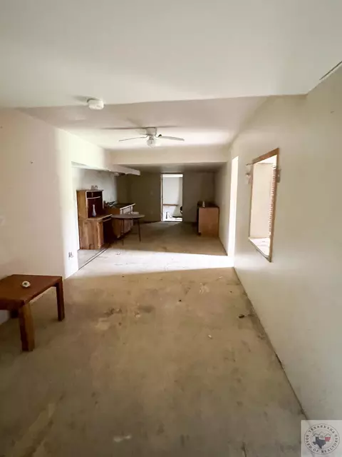 405 E 5th St, Hooks, TX 75561 photo 10