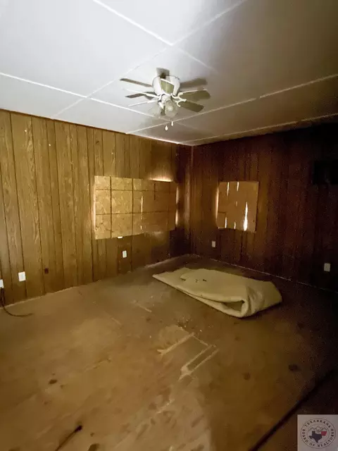 405 E 5th St, Hooks, TX 75561 photo 8