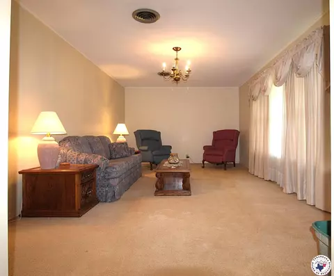110 E Avenue I Hooks Tx 75561, Hooks, TX 75561 photo 3
