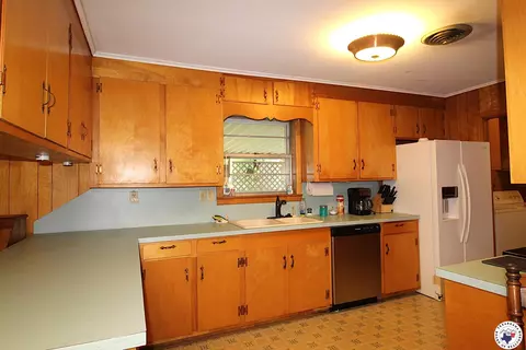 110 E Avenue I Hooks Tx 75561, Hooks, TX 75561 photo 8