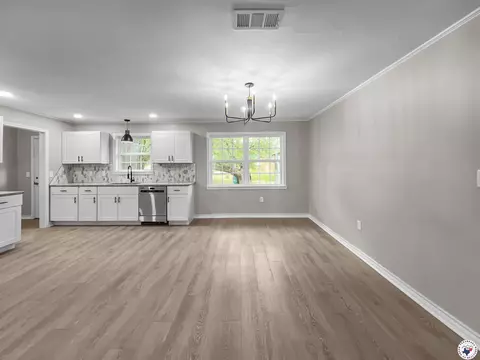 202 Main St, Hooks, TX 75561 photo 9