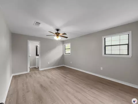 202 Main St, Hooks, TX 75561 photo 13