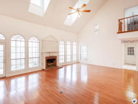 Living - 2600 E Loop 281 Longview Ok 74728, Longview, TX 75605 photo 1 of 4