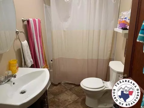 Bath - 1908 County Texarkana Ar 71854, Texarkana, AR 71854 photo 1 of 2