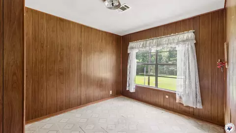 112 Grant, Hooks, TX 75561 photo 6