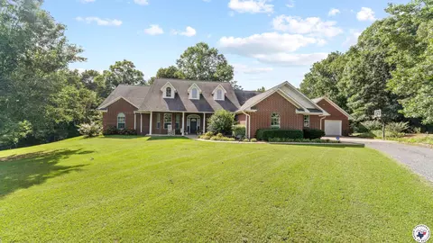 104 Rhonda Dr, De Queen, AR 71832