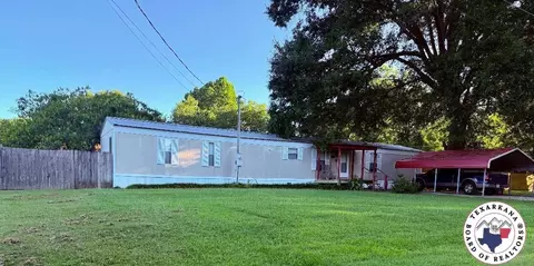 543 Birch St, Maud, TX 75567