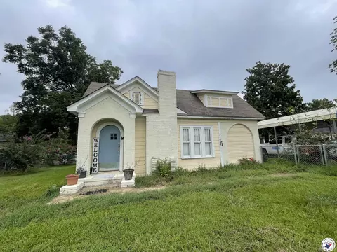 348 Broadway, Maud, TX 75567