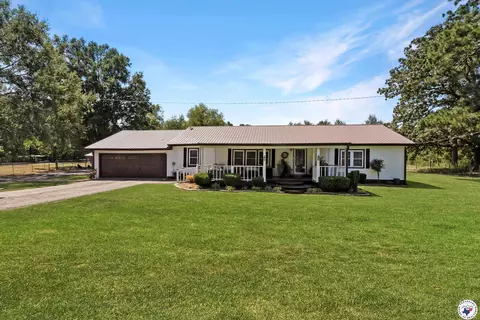 5247 Fm 2735, De Kalb, TX 75559